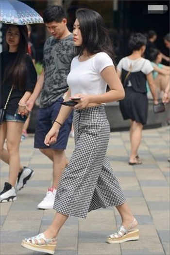 僵尸娘解除封印本子